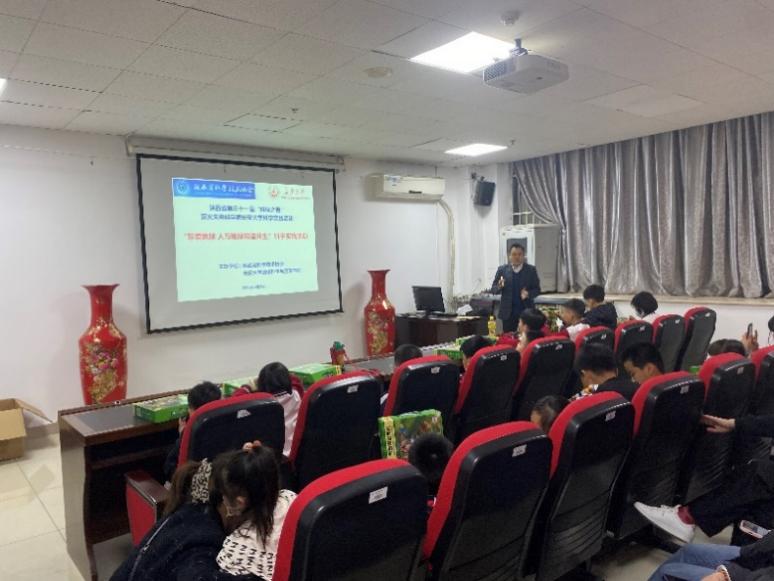 说明: H:\教学相关\2023学年\科普大赛\2023.4.2\相关照片\IMG_7020.JPG